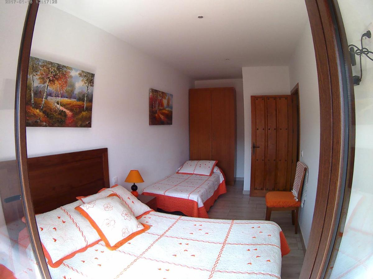 Apartamentos Turisticos Mirayuste Guadalupe  Bagian luar foto