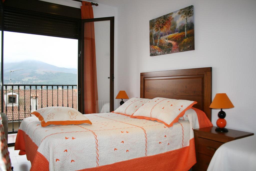 Apartamentos Turisticos Mirayuste Guadalupe  Ruang foto