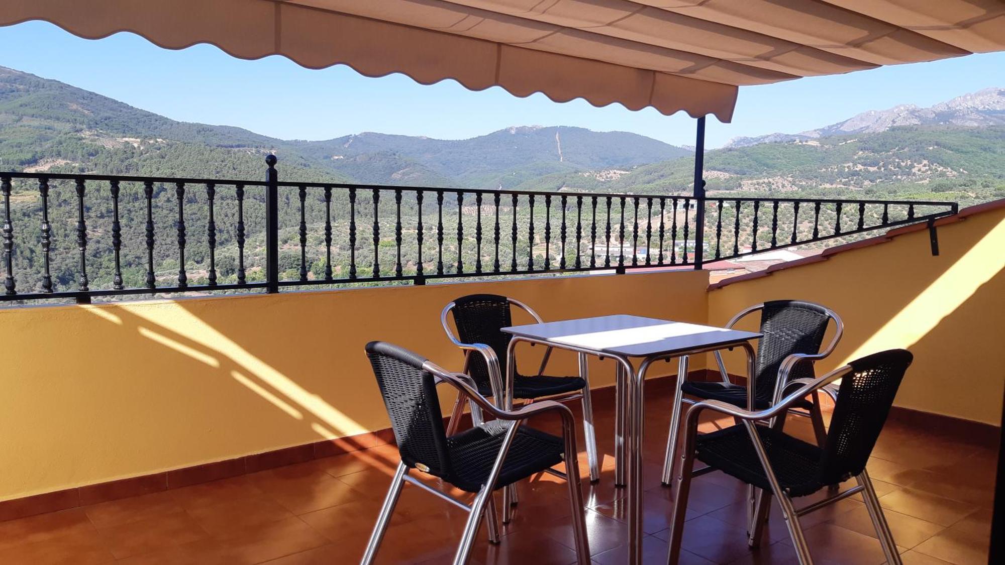 Apartamentos Turisticos Mirayuste Guadalupe  Ruang foto